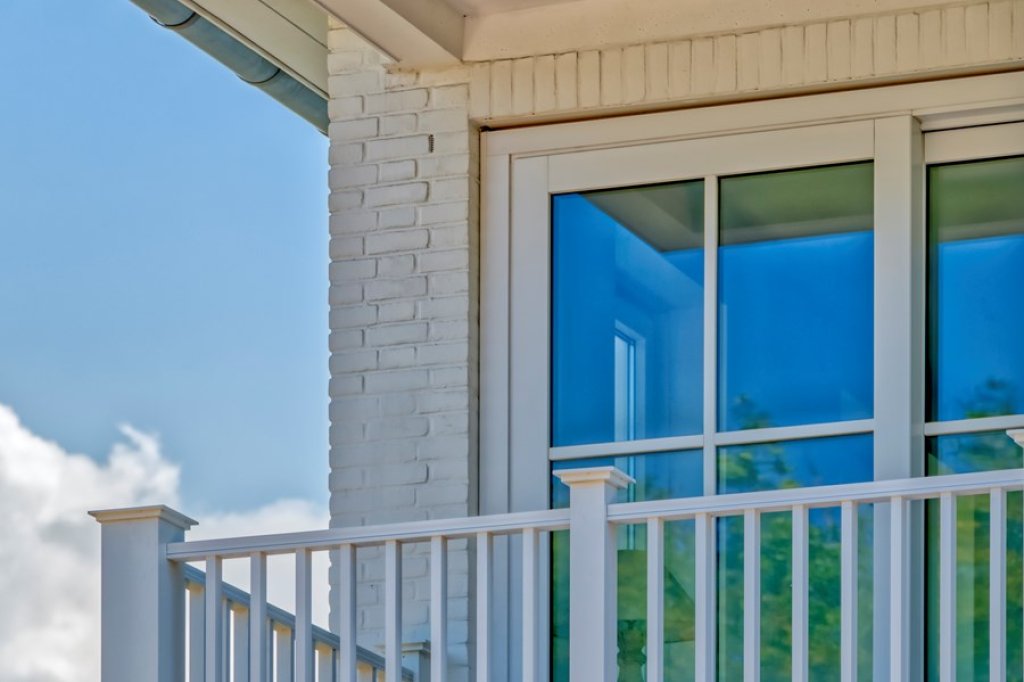 Zonwerend isolatieglas dat perfect is voor elk seizoen zoals bij het project in Cadzand.
