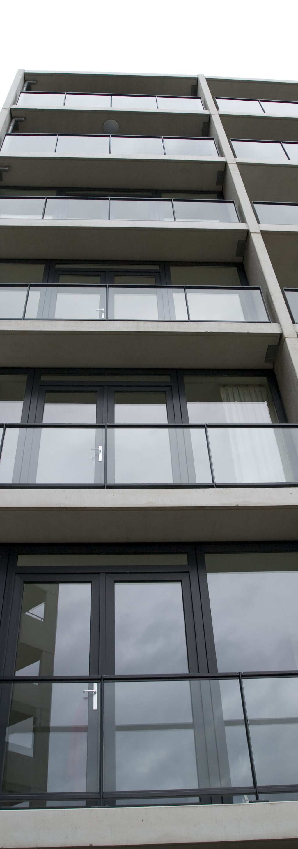Met veiligheidsglas bieden we oplossingen voor de veiligheid en comfort van de ruimtes in je huis.